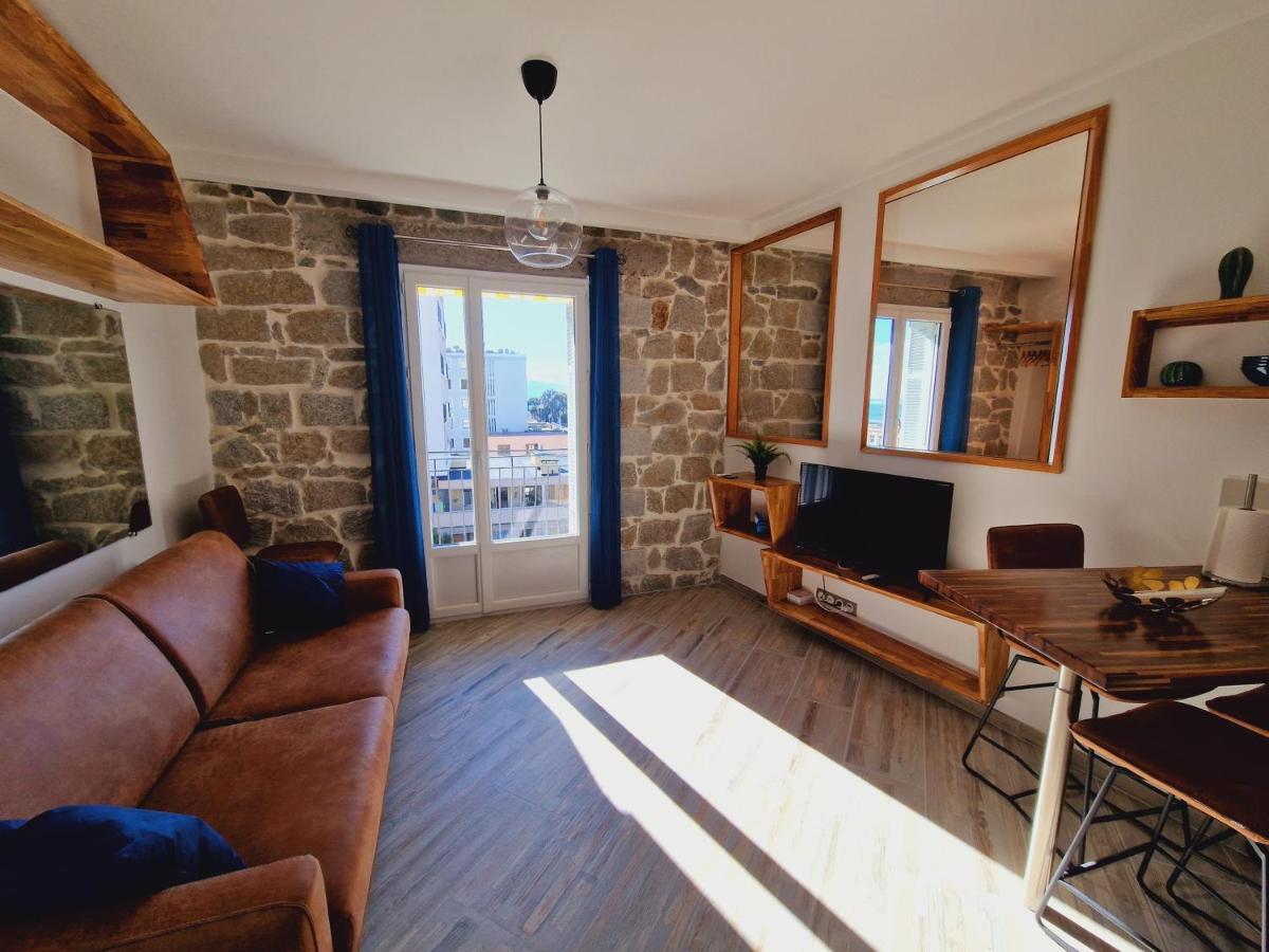 Incroyable T2 Plein De Charme Avec Balcon Vue A L'entree D'ajaccio * Ajaccio (Corsica)